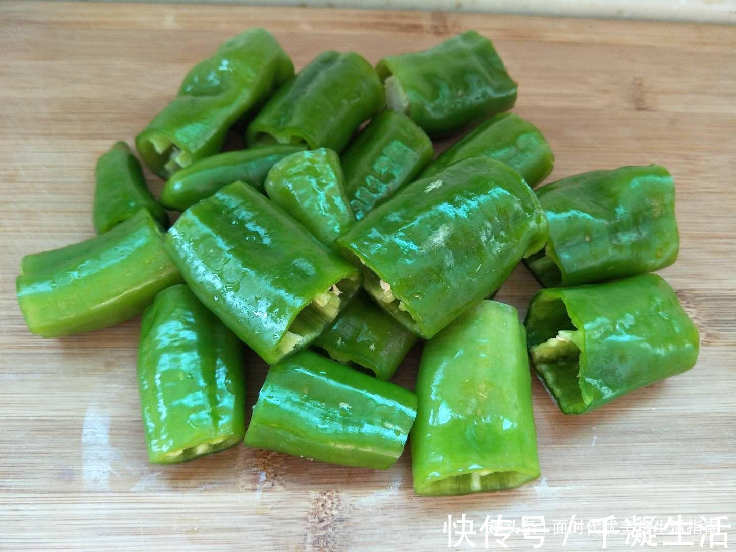 翻炒均匀|这菜是天然的减肥食材,多吃也不长肉,关键还能杀菌防感冒!