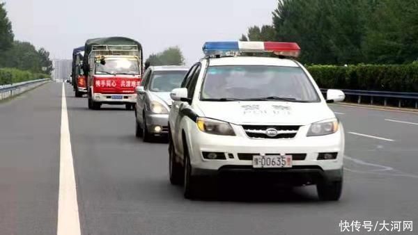 支队|救灾路上的“引航员”河南高速交警护送1万台次救援车辆抵达灾区