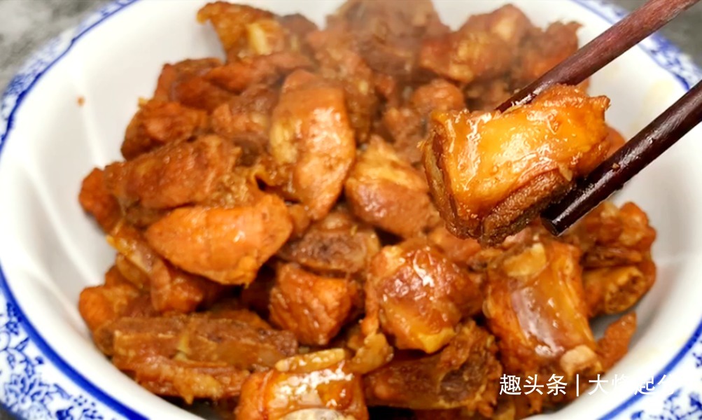 反复提醒，炖排骨时万万不要先焯水，牢记2步，排骨鲜嫩无腥味