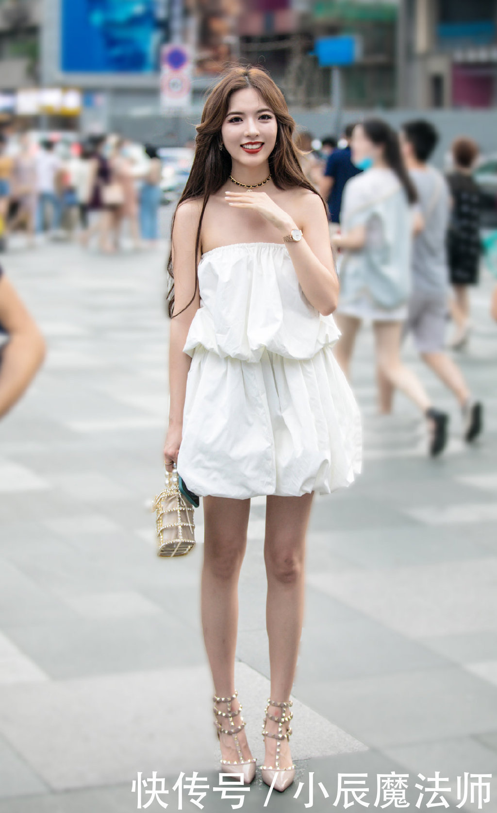 露肩短裙为什么配高跟鞋看完小姐姐的穿搭,你就懂了
