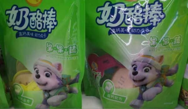 宋亮|家长注意！买儿童奶酪棒先看配料表！这种要少给孩子吃