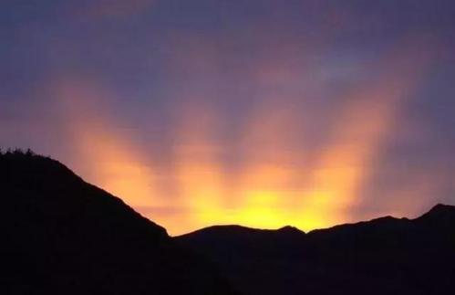 想要准确自我定位,还需要了解什么是世界观,并树立正确的世界观