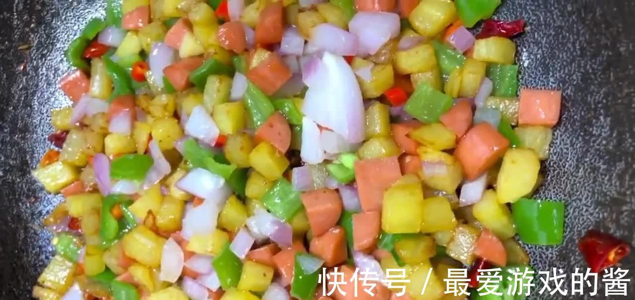 土豆的新吃法，香辣味美香味独特，吃起来另一番滋味！