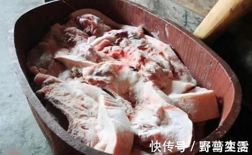 腥臭味|腌10斤腊肉，有人放10斤盐有人放1两？都不对！教你正宗做法