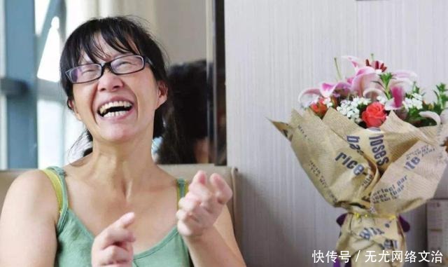 纯粹|“脑瘫诗人”余秀华:苦难不能束缚灵魂,离婚也要追求爱情的纯粹