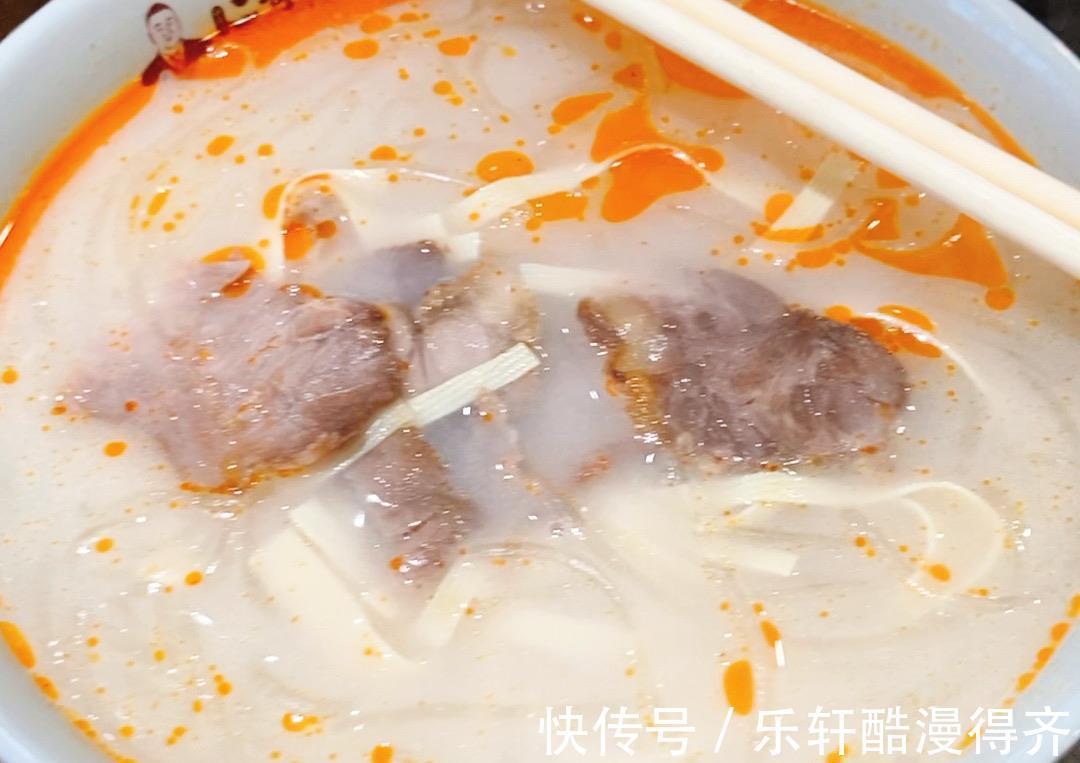 烧饼|淮南牛肉汤店里烧饼夹辣椒,滋味太足了!
