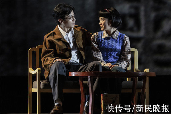 氛圍感拉滿！17年后再度回歸舞臺，潘虹用20分鐘演出了《繁花》的蒼涼底色