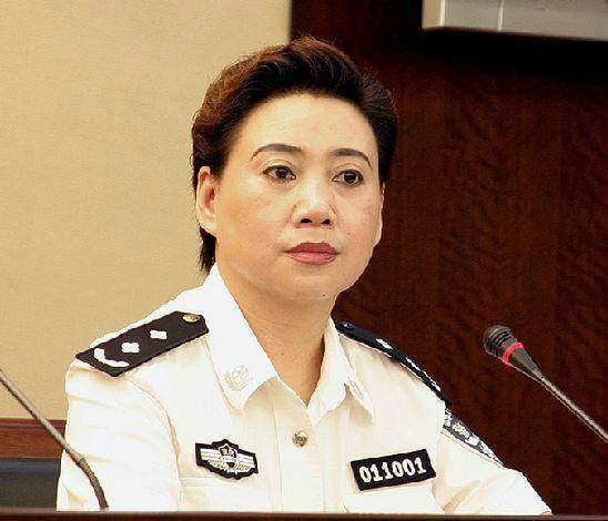 公安局局长霸占美艳"警花"长达十年,不仅贪色,还贪财!67_【快资讯】