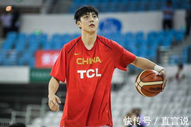 中国男篮|晚上22点,胡明轩表态中国男篮,球迷不买账,杜锋也无能为力