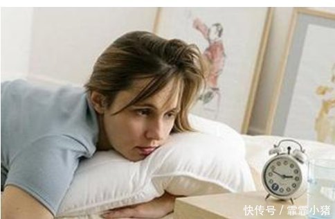 葡萄干|晚上失眠睡不好用它泡水喝,让你沾床就睡,做梦少睡得香