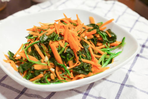 它是天然的“护眼菜”,隔三差五吃,视力好了,孩子双眼明亮了