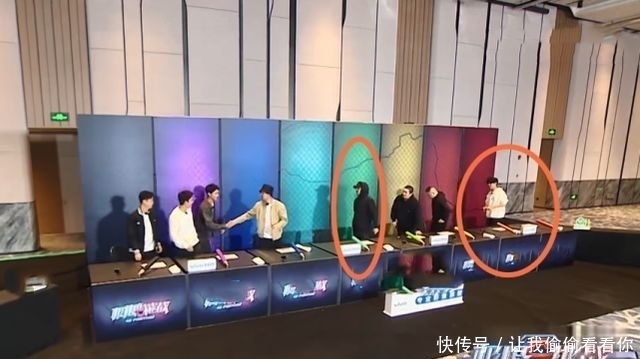 龚俊极挑登场时,邓伦黄明昊等人当场等待,只有一个人上前