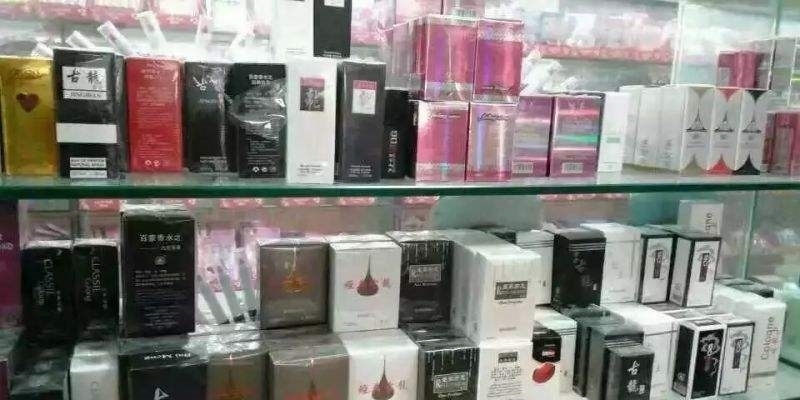 00后爱买的3款劣质化妆品，9.9包邮口红上榜，第3种别上脸