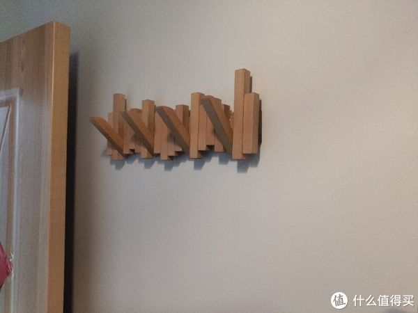 DIY|动手党看过来DIY原木折叠墙壁衣挂
