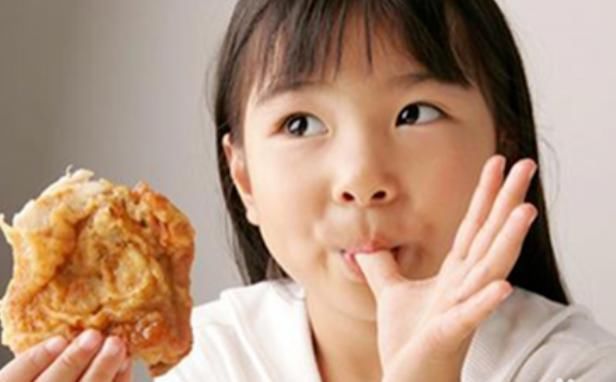 催熟|孩子在被“催熟”零食影响,这些零食上了“黑名单”,家长要注意