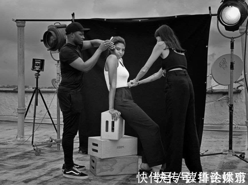 时尚杂志|瓦妮莎女儿拍大片!眼神太像科比,超模气场显露,身材不输母亲