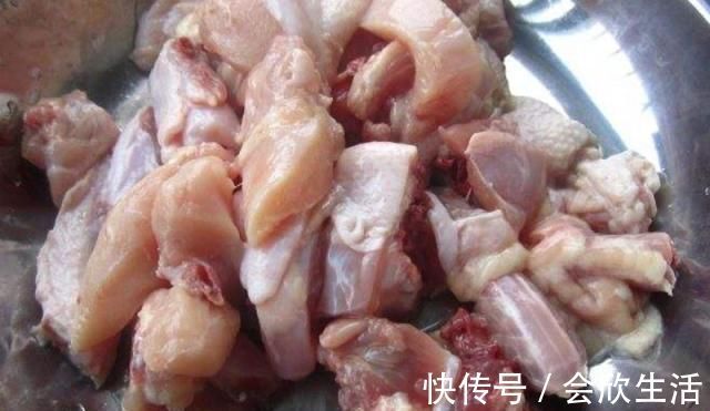 母鸡|炖鸡汤时，不要直接下锅炖，炖汤之前多加一步，鸡汤鲜味十足