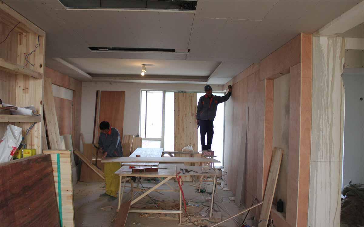 地板|网购建材易惹纠纷,老师傅教你买对建材,还不花冤枉钱