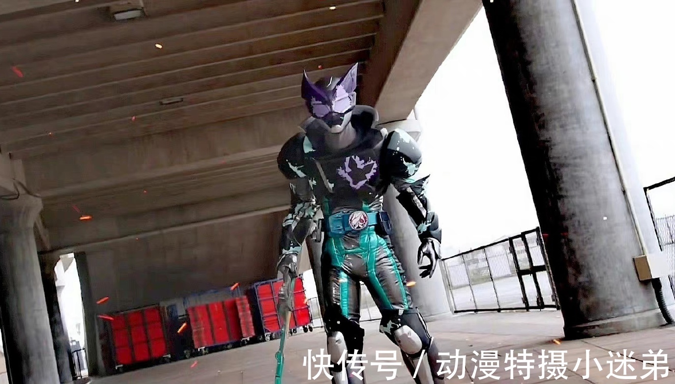 艾克赛德|骑士Live获得胡狼形态,粉色面具加上护目镜,造型超越蜃楼?