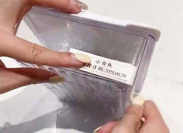 保鲜袋|“强迫症”姑娘整理冰箱，食材严格收纳归类，网友：引起舒适
