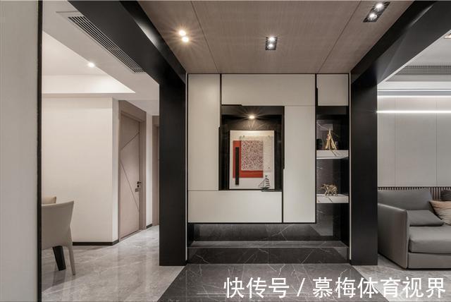 大理石|122㎡意式轻奢风：设计师巧用玻璃门替代隔断，打造明亮舒适家