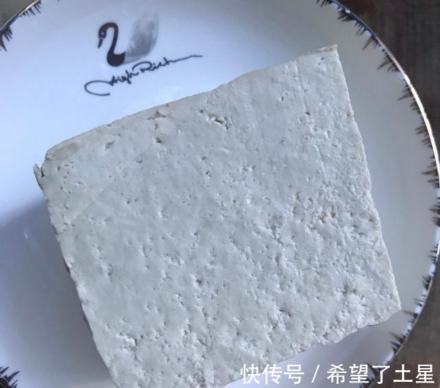 油豆腐|油豆腐丝拌洋葱,家常小菜,爽口又开胃!