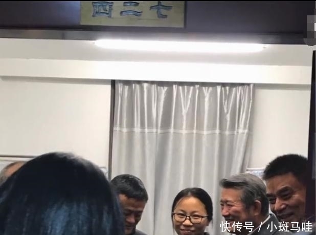 现场|马云夜访武大女生宿舍,现场欢声笑语!女博士晒合照却被吐槽P图