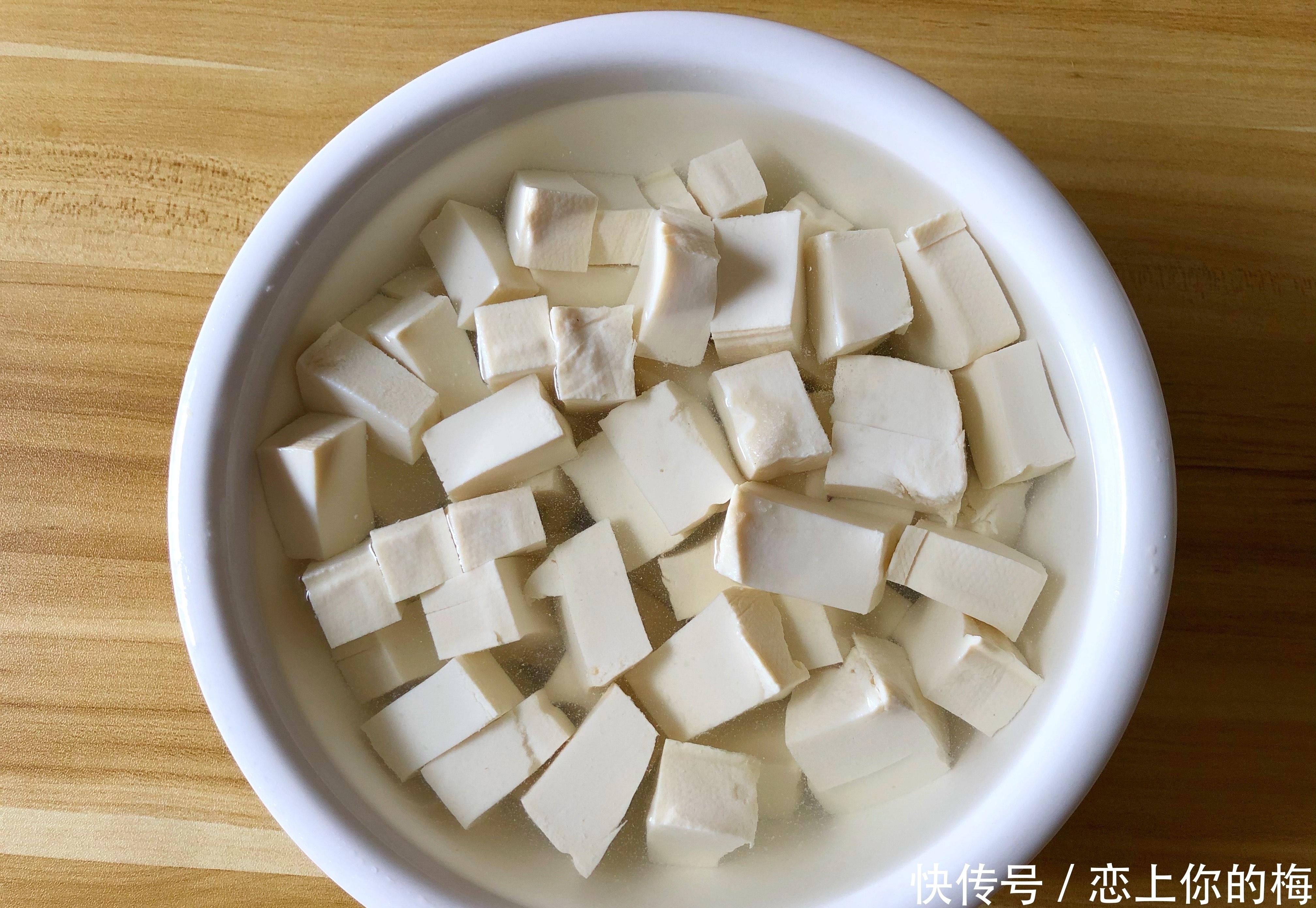 用這三種食材一起煲湯,鮮美又補鈣,比喝牛奶好,孩子要多喝