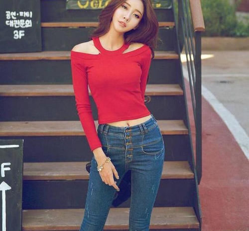 裤子|小姐姐穿上牛仔裤,穿搭出时尚的美丽!