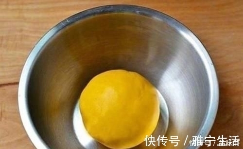 南瓜|做南瓜饼只加糯米粉教你一招，多加这两样，软糯香甜超好吃
