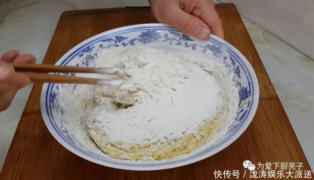 不用|面粉别蒸馒头了,不用烙不用烤,比麻花香甜好吃,学会自己当老板