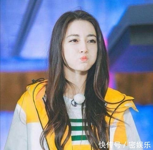齐刘海 50岁女人别再留齐刘海了，今年流行5种“发型”，显脸小还不挑人