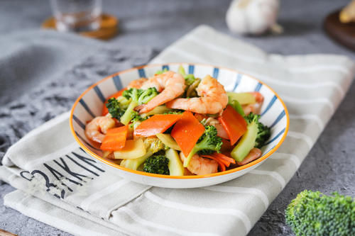 天然“护眼菜”被发现被发现，营养又便宜，孩子要多吃，明目亮眼！