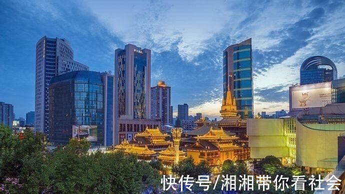 租金|经济密度、租金水平、出租率领跑全市，南京西路强大韧性从何而来