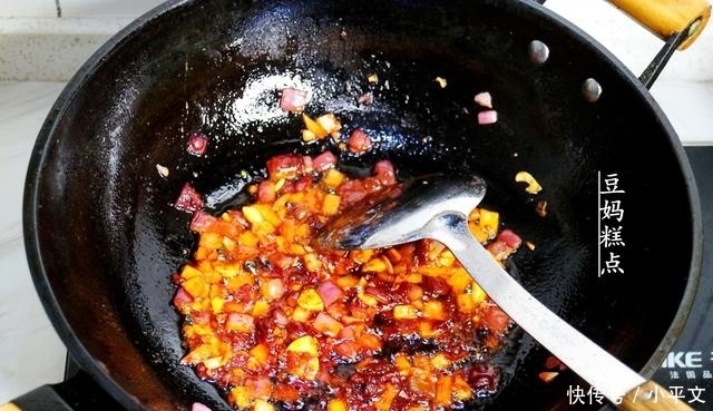 鲜香|蛤蜊炒年糕的做法,不到10分钟就上桌,软糯鲜香,下饭一绝