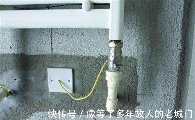 花洒|卫生间花洒万万要装这东西,一旦工人做错立马返工,实在太危险了