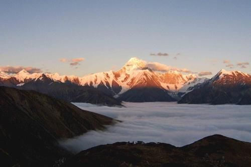 2021年，我们的第一站旅游去哪里？邂逅“蜀山之王”美景