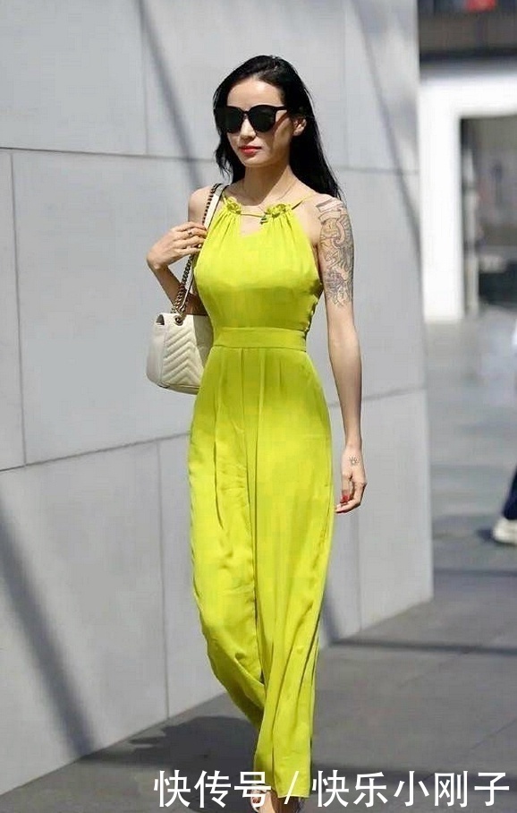秀发|自信可爱的北方姑娘,搭配乌黑的披肩秀发,知性且魅力迷人