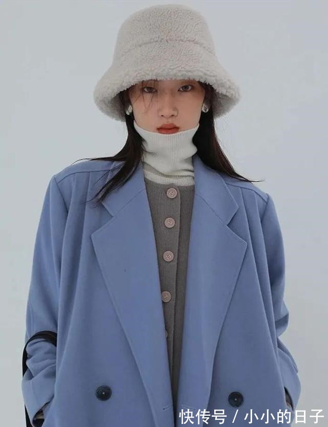 大衣 毛衣+半裙,大衣+针织衫,这才是秋冬的正确打开方式!