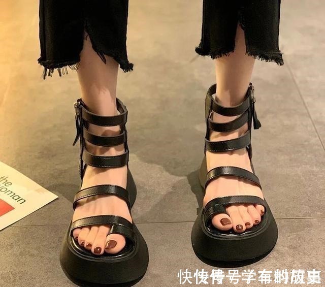 脚型 是时候穿凉鞋了!今年流行这几款,清凉显脚小!