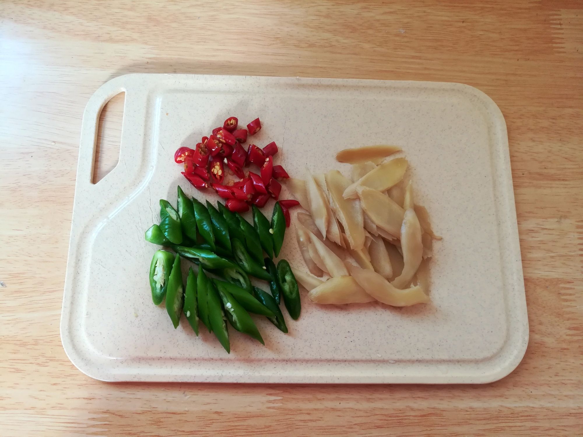 冬天外行人吃牛羊肉,内行人专吃它,营养又滋补,怕冷的人多吃点