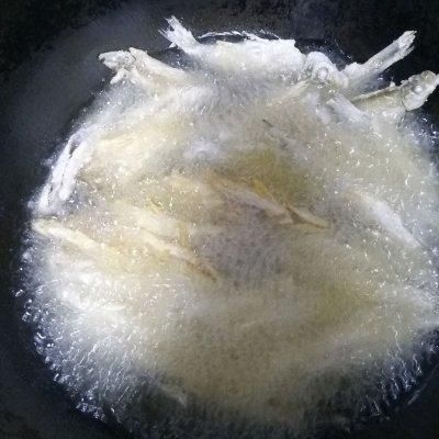 油炸|好吃到飞起的油炸白条鱼,这样做0失败