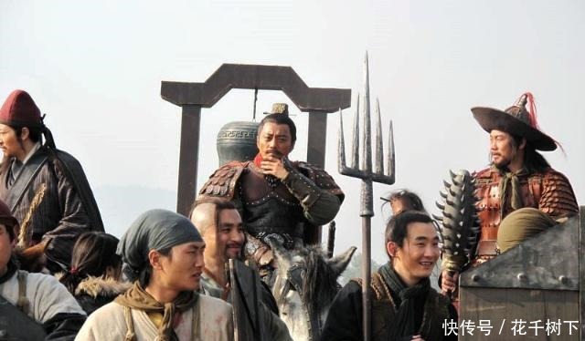 宋江攻下檀州城,上报朝廷,宋徽宗龙颜大悦,为何还要派人来监战!