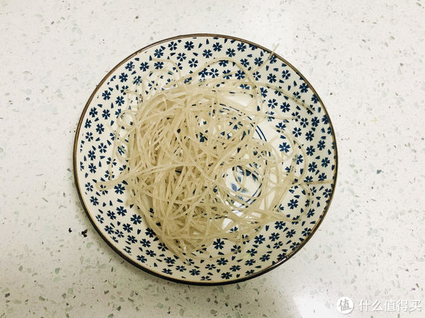 虾皮|入冬以后,补冬多吃“根”,新鲜萝卜做汤是一绝,汤鲜味美特好喝