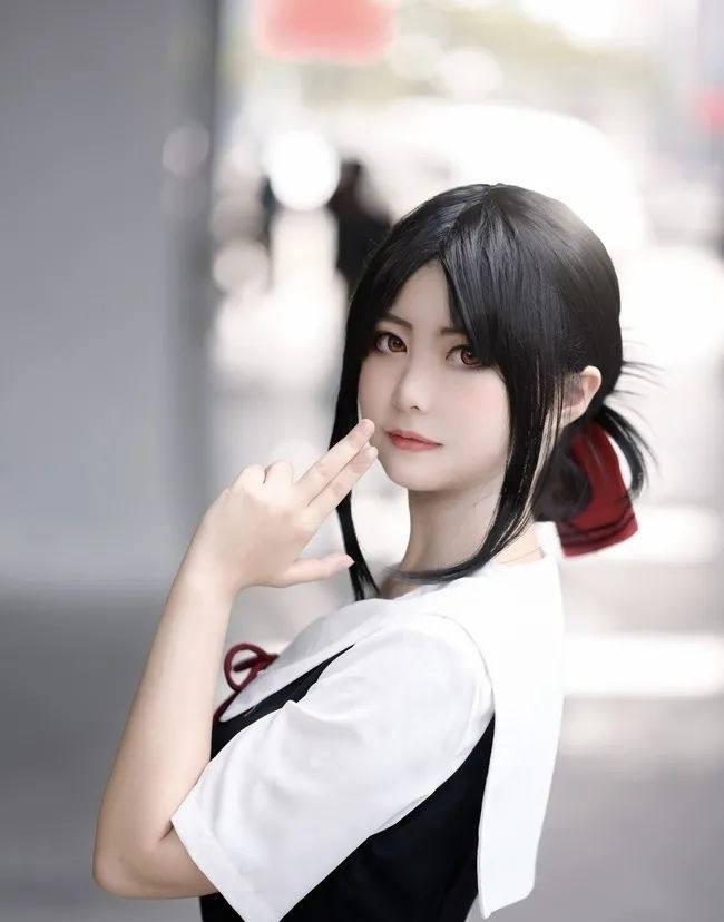 四宫辉夜|cos:四宫辉夜那歪头杀的模样简直太可爱了