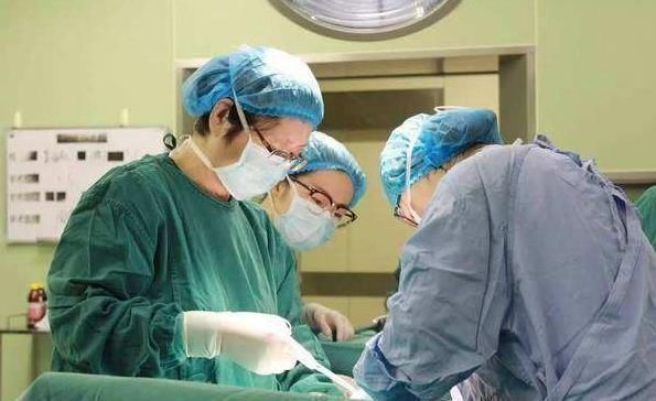 家人们|29岁宝妈意外怀上二胎，老公坚决不要，孩子一出生，全家乐开了花