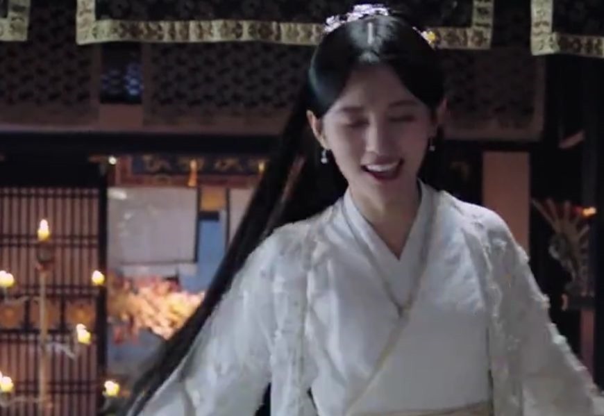 秦王芸汐“母凭子贵”给你们安排上了,下面请开始你们的表演!