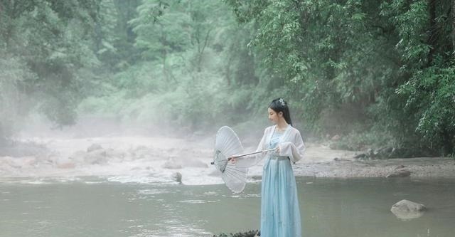 鹧鸪天！五首伤感诗词，道尽人生无奈，只读一句，就让人痛彻心扉