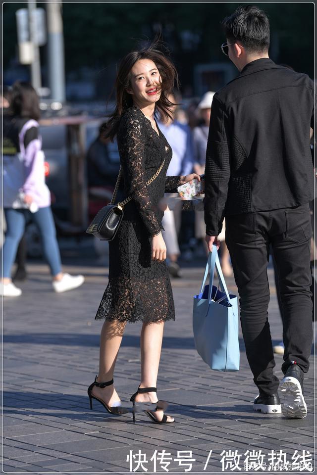 连衣裙|黑色蕾丝连衣裙,V领镂空袖子,优雅有气质