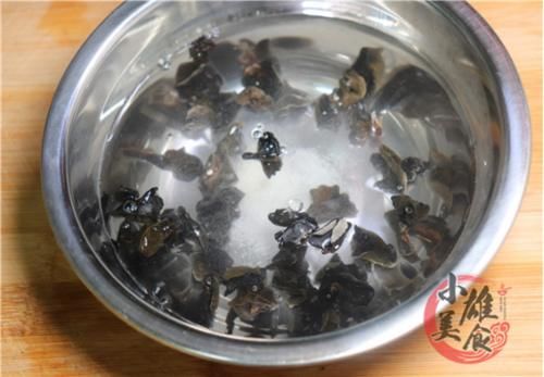 82岁老人最爱吃的一道家常菜，食材简单，三高平稳，越吃越精神